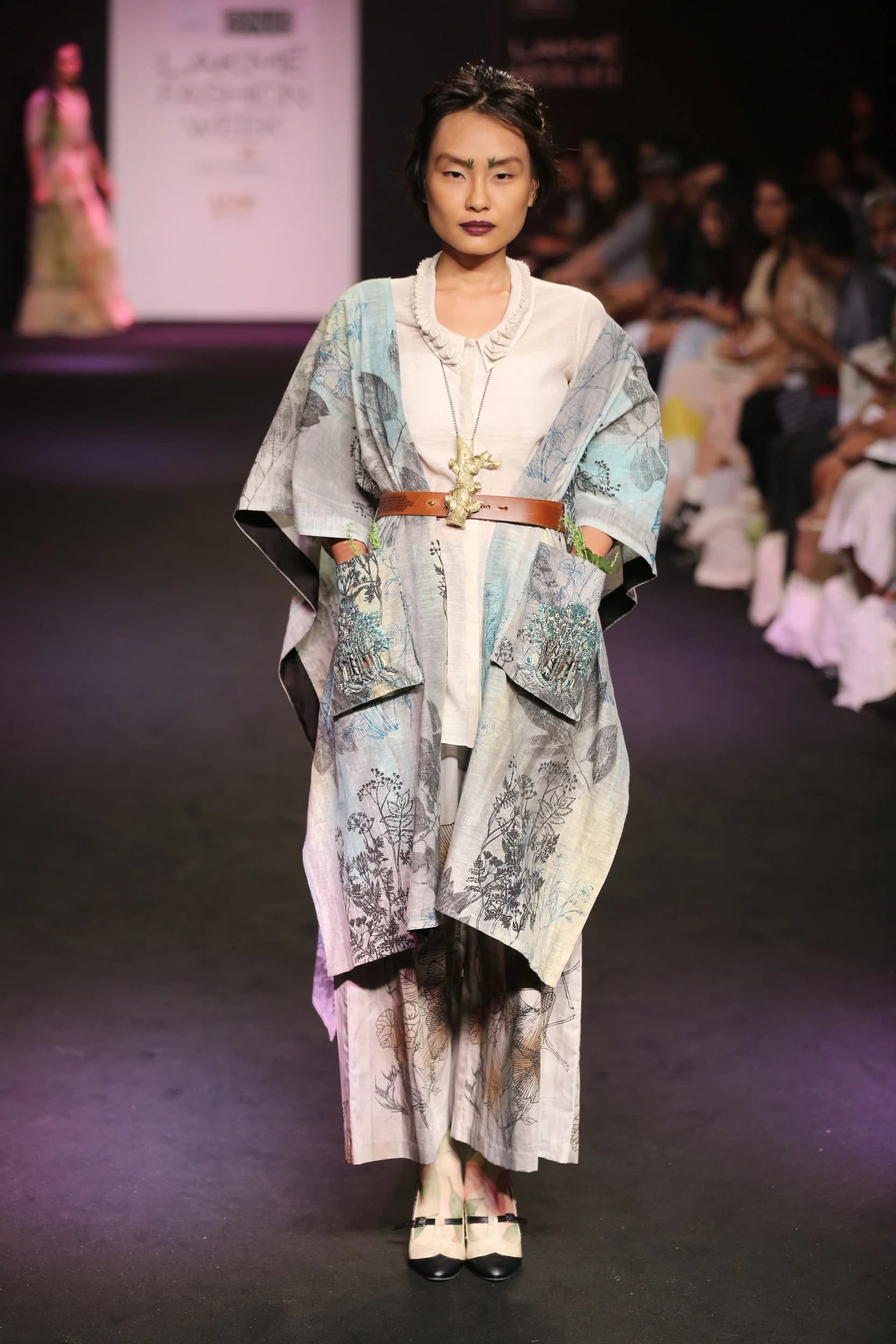 Lakmé Aesthete runway look 11