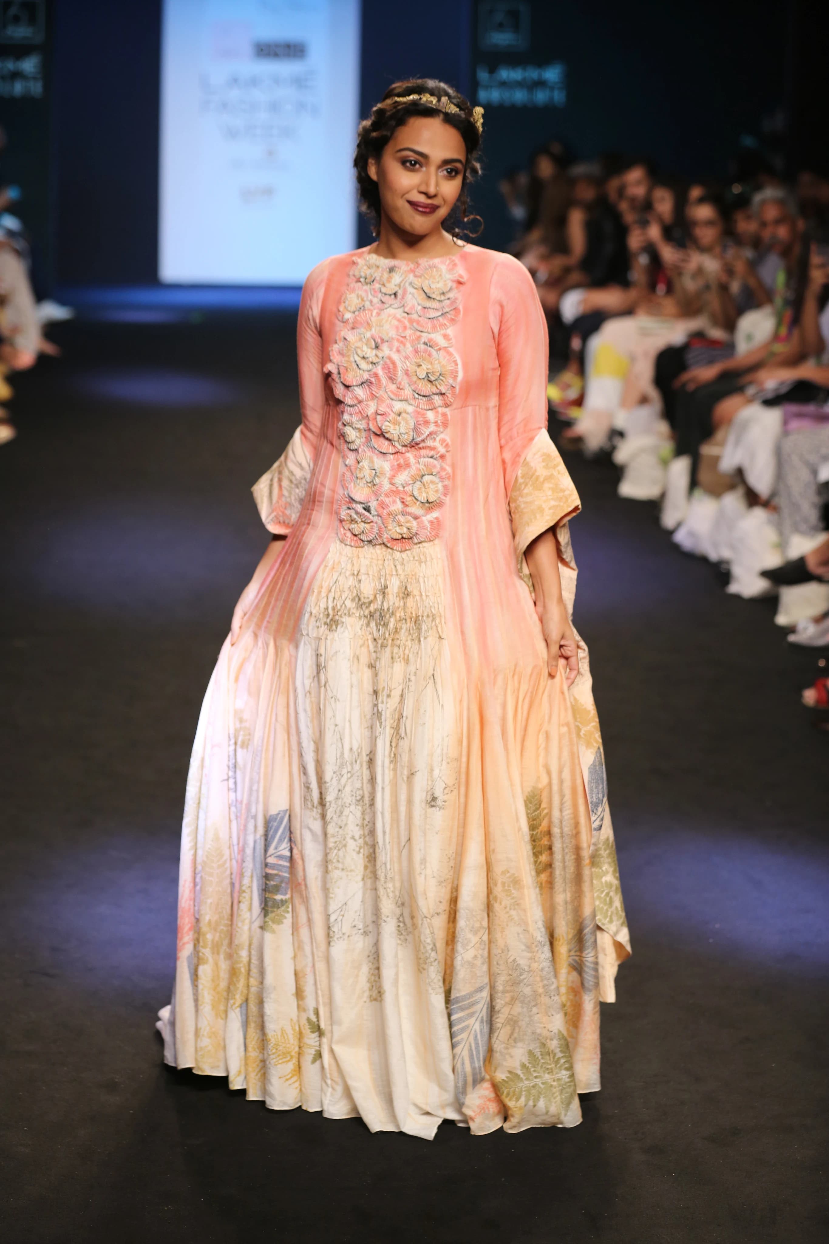Lakmé Aesthete look — detail