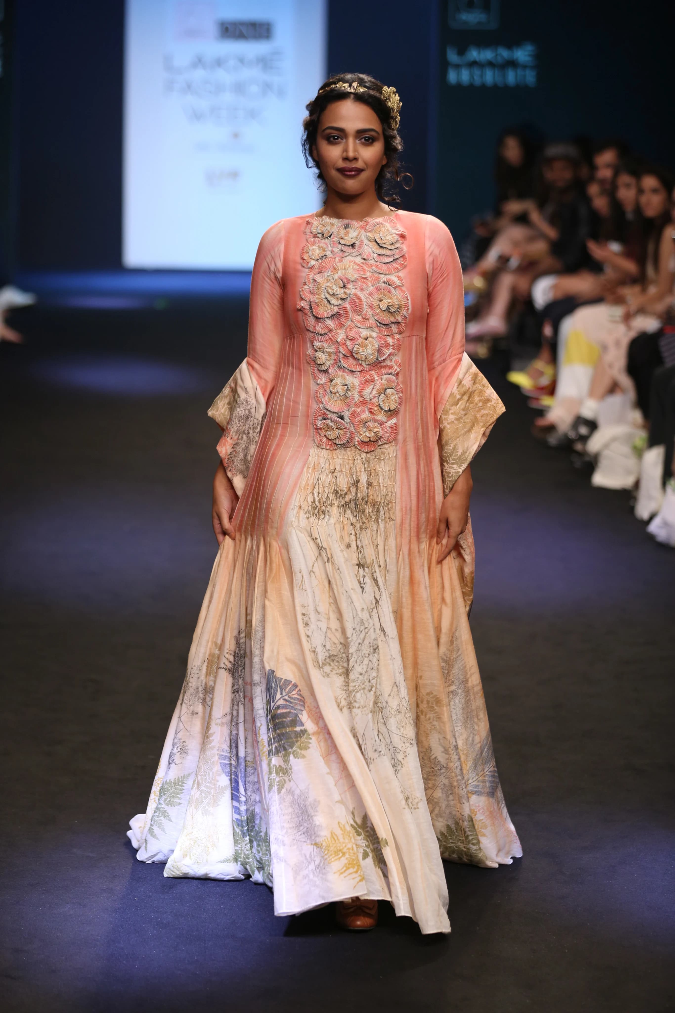 Lakmé Aesthete look — detail