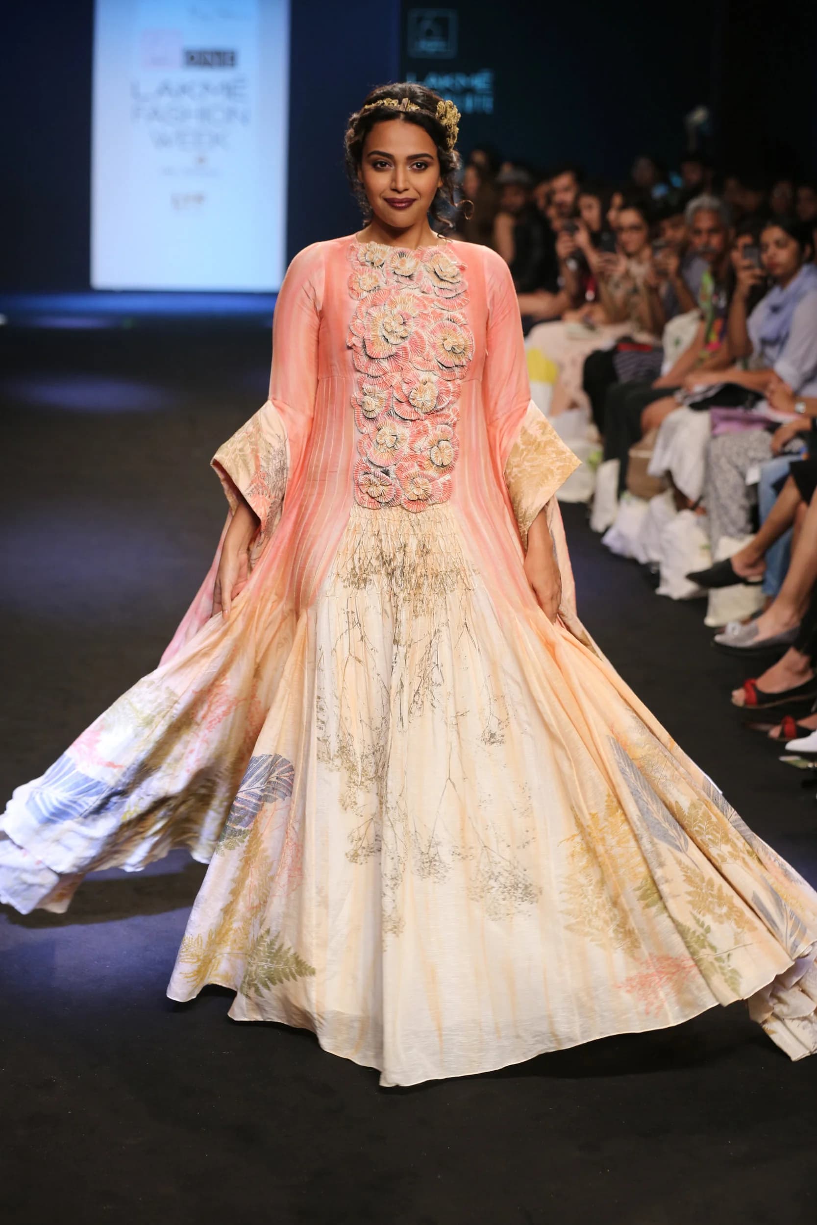 Lakmé Aesthete runway look 2