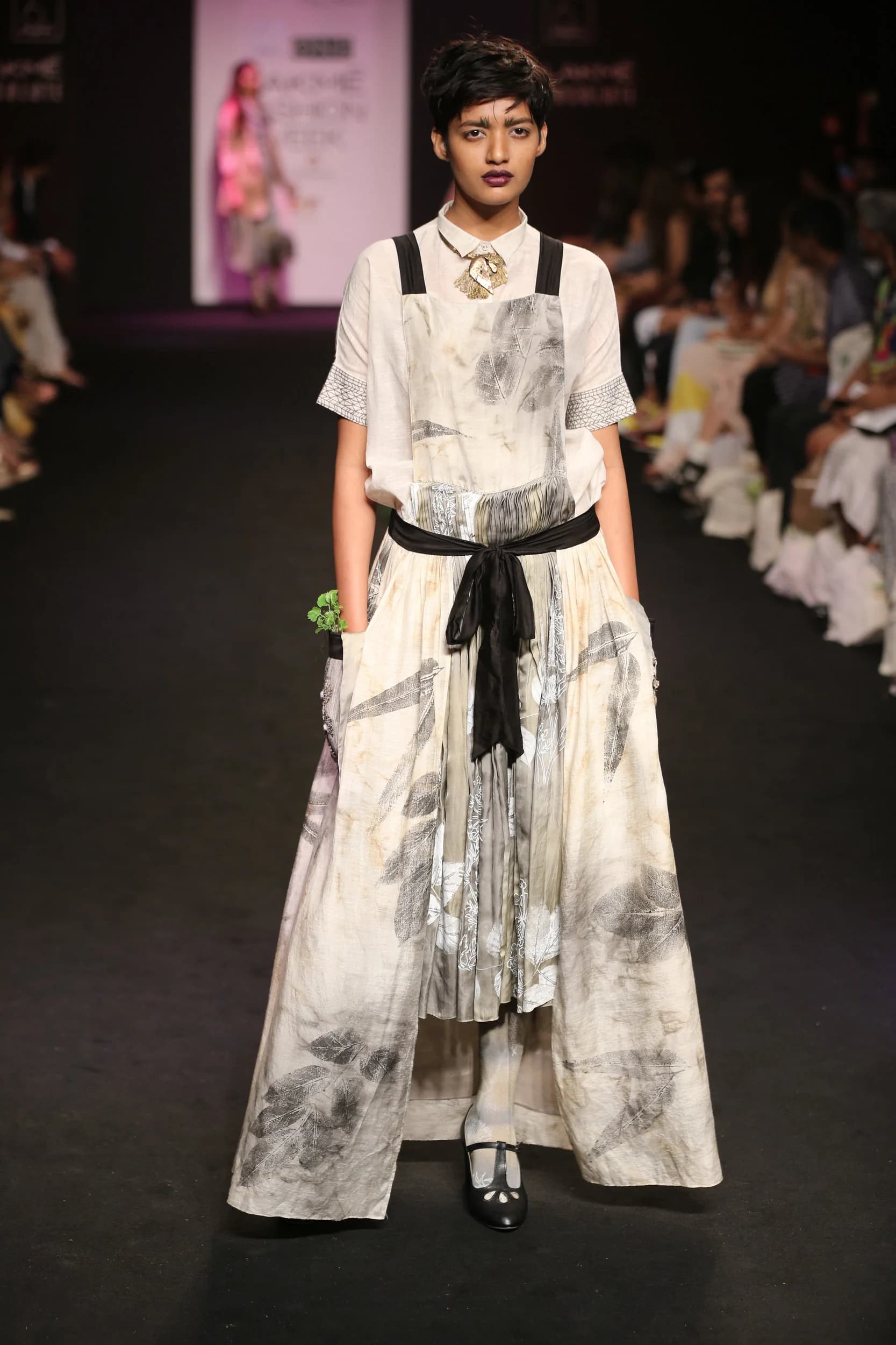 Lakmé Aesthete runway look 5