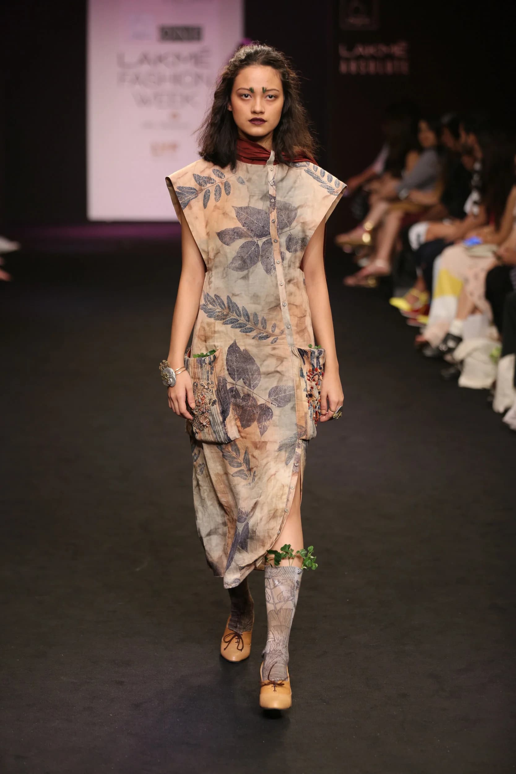 Lakmé Aesthete runway look 8