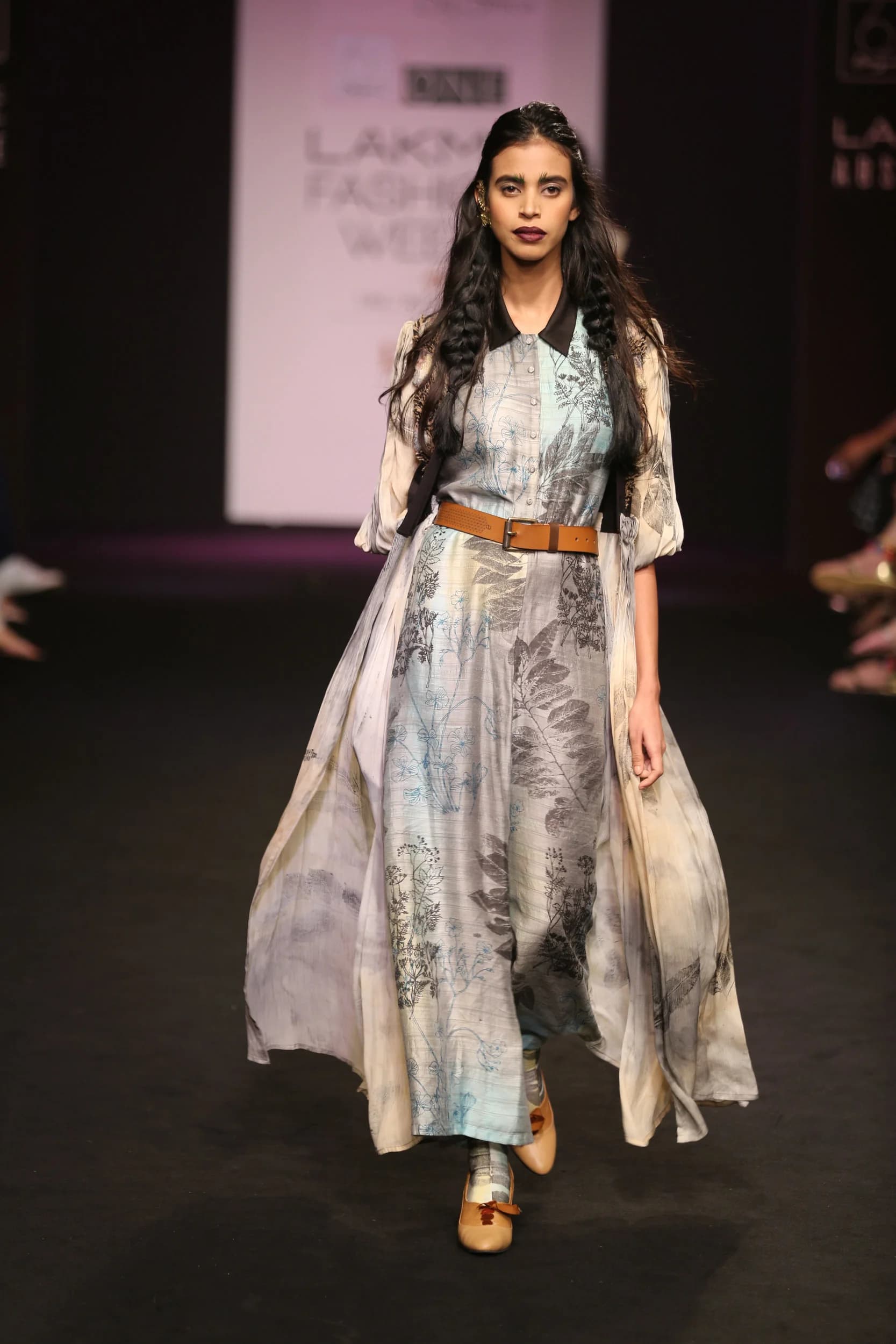 Lakmé Aesthete runway look 9