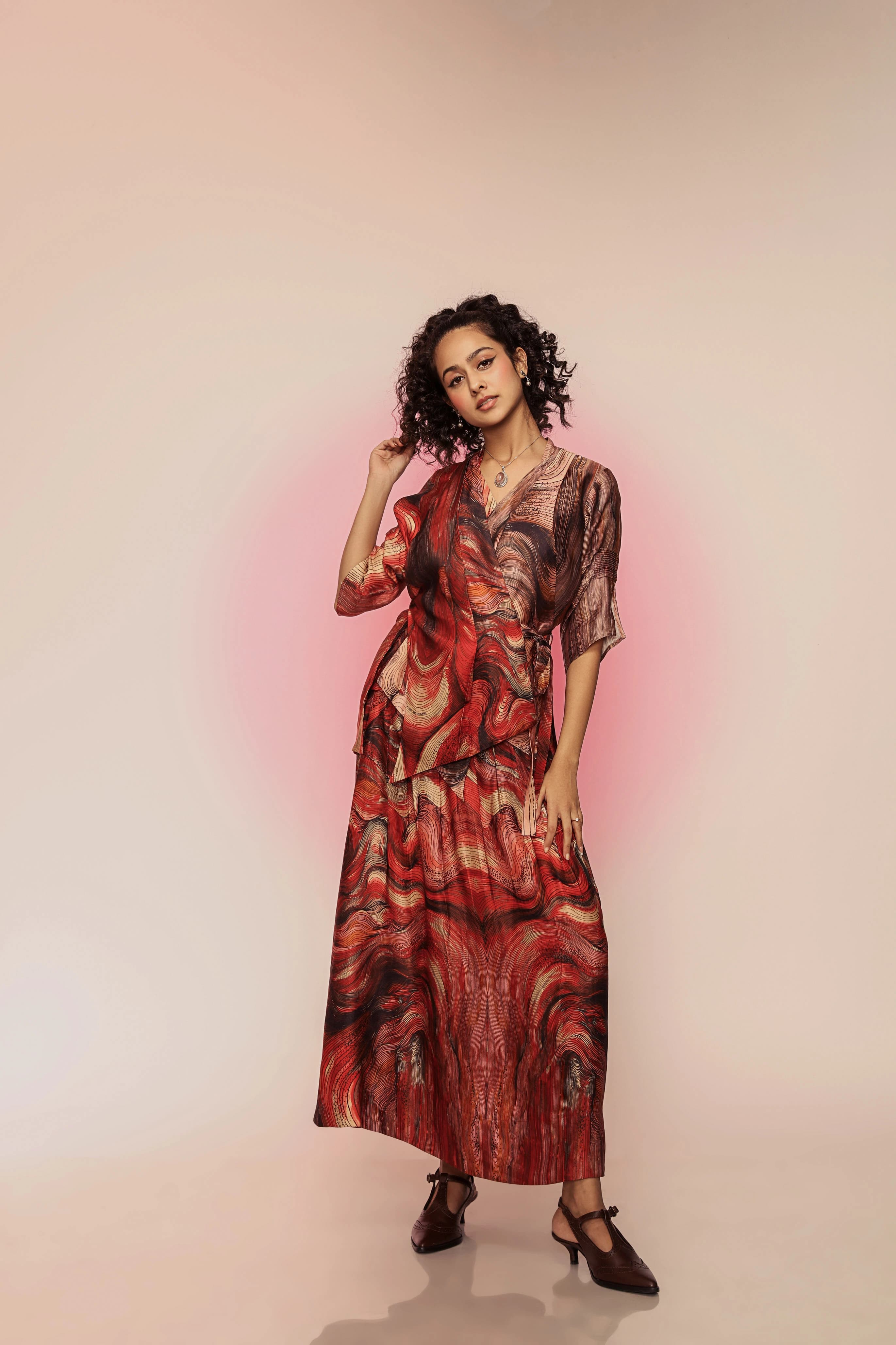 Red and pale pink wave geometric print